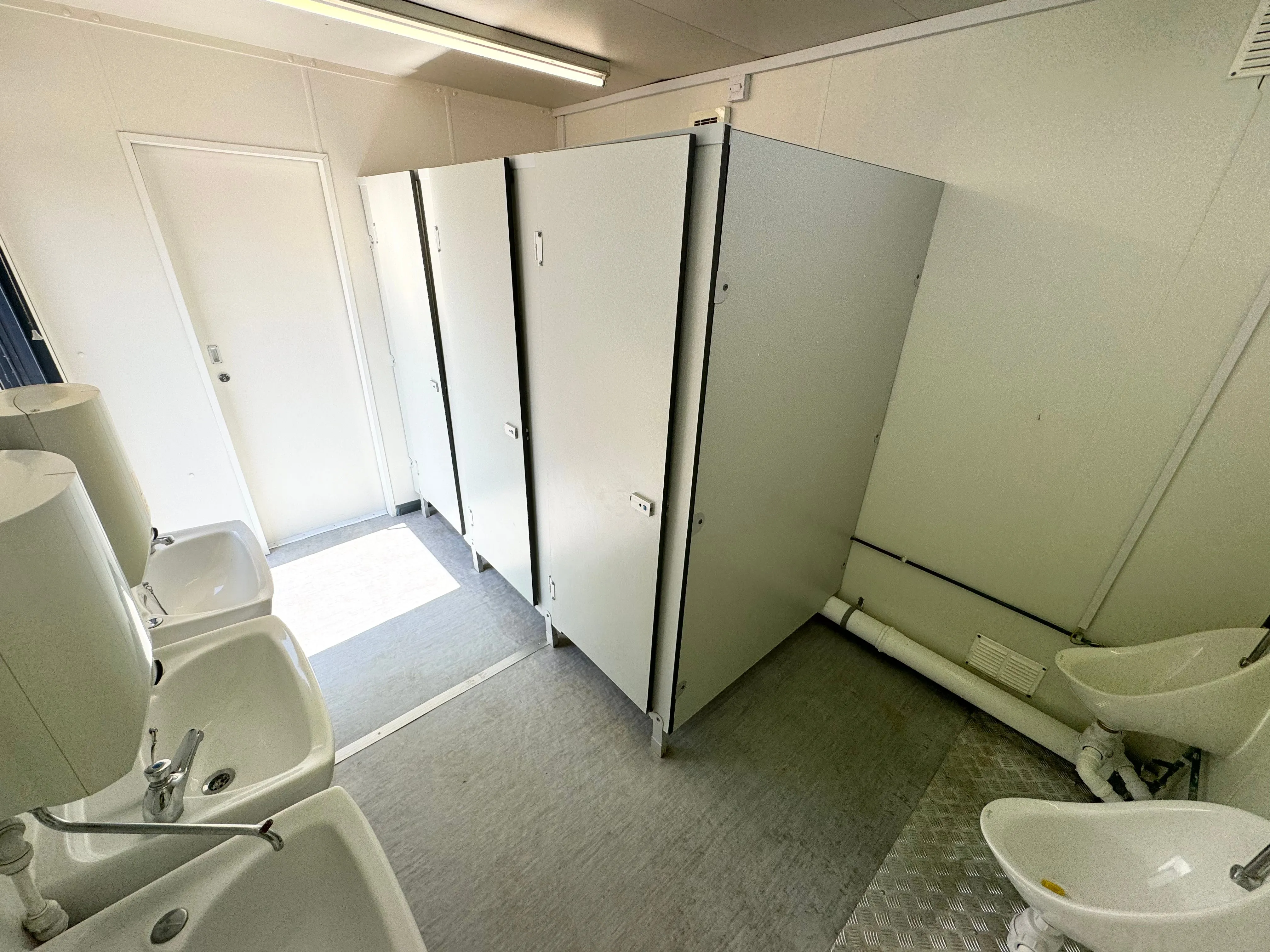16x9ft | 3 1 Toilet Block | Anti-Vandal | Portable | Site Accommodation | No 1136