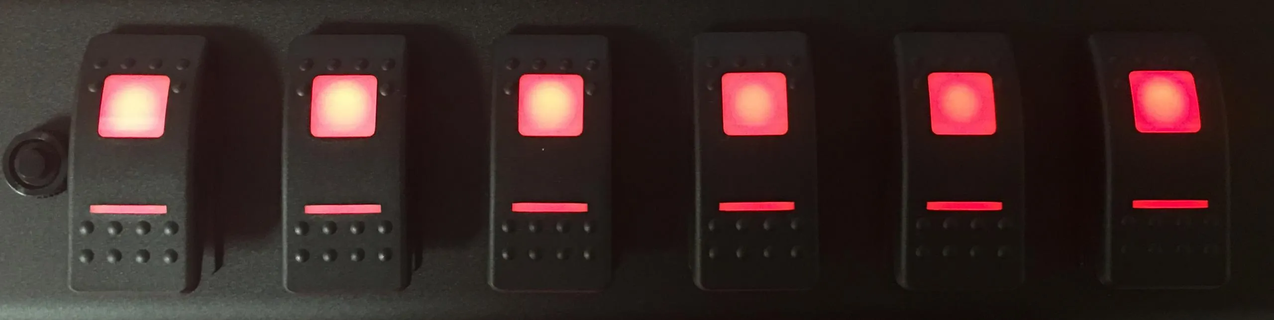 Bantam w/ 8-switch Panel Red Switches for 07-08 Wrangler JK sPOD