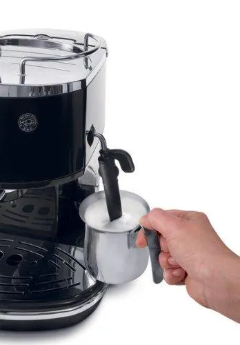 DeLonghi ECO310BK 15-Bar-Pump Espresso Machine, Piano Black
