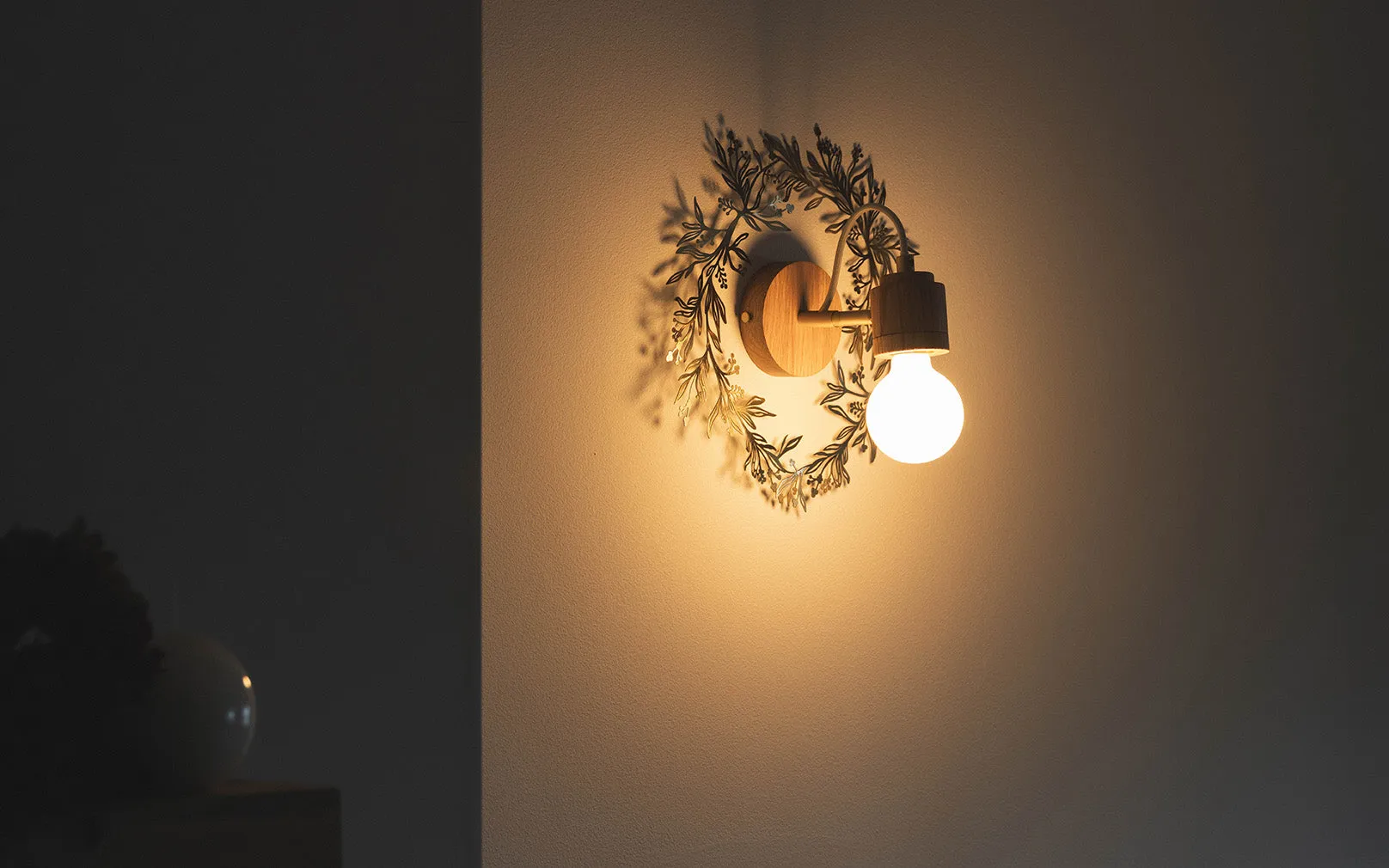 Elin Wall Light