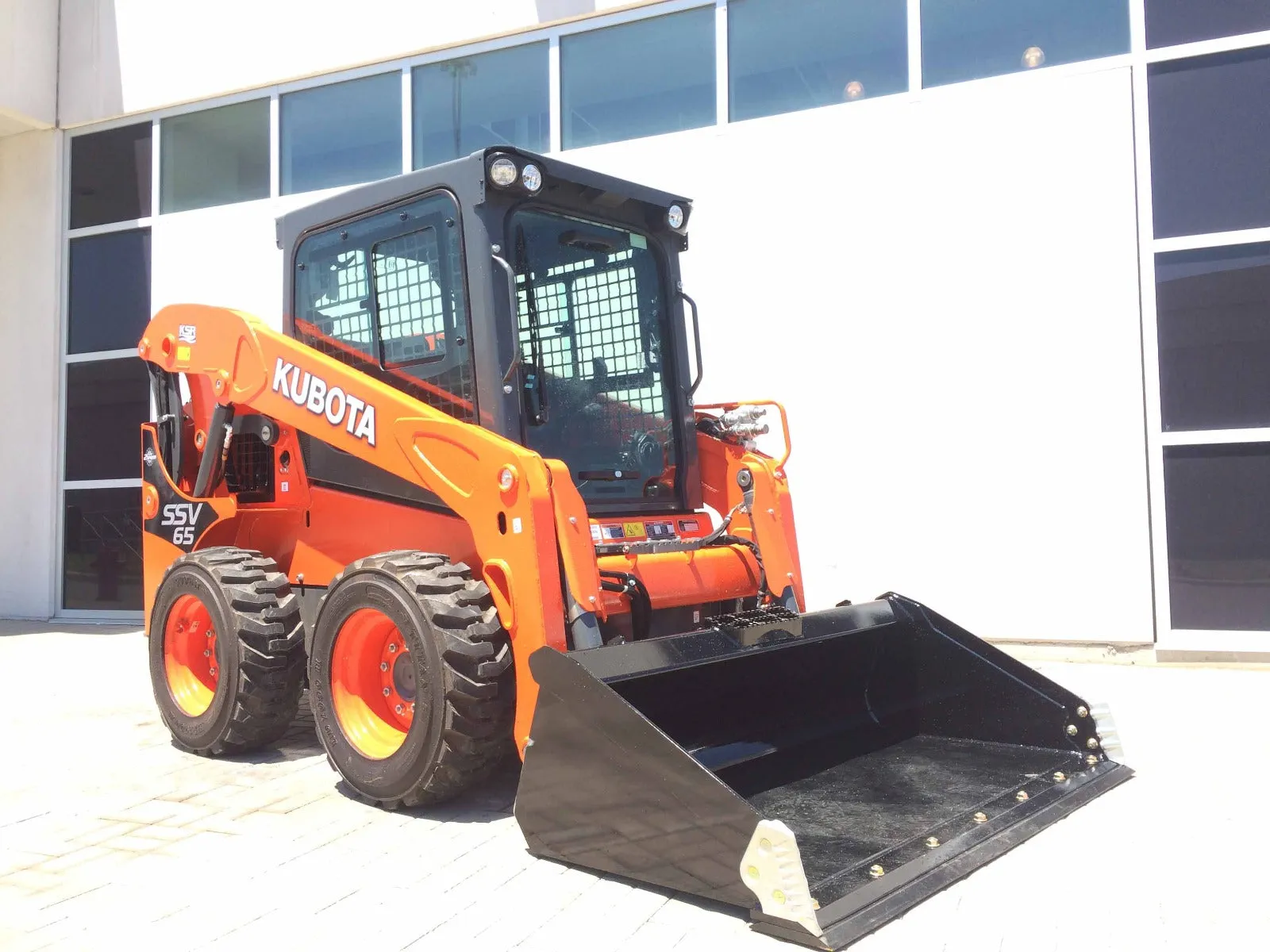Kubota SSV65 Wheeled Skid Steer Loader 64HP