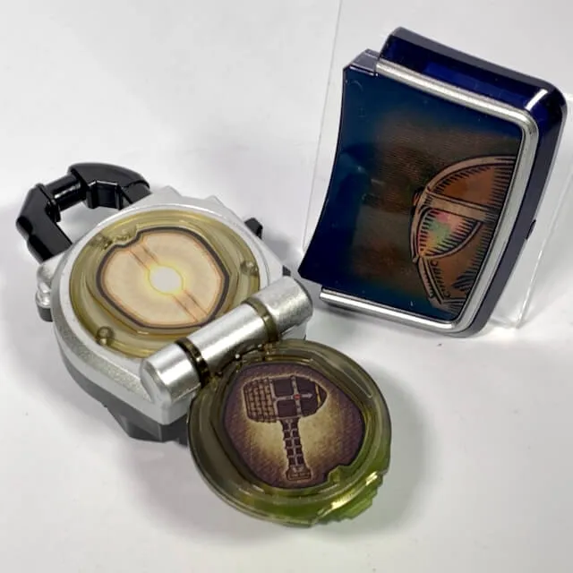 [LOOSE] Kamen Rider Gaim: DX Donguri Lockseed & Faceplate Set